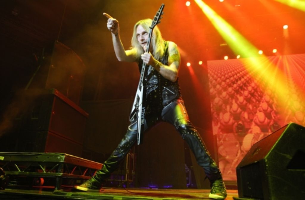 Judas Priest spielen in Stuttgart kein bisschen angestaubten Heavy Metal. Ikonen der Schwulenkultur sind sie ohnehin. Weitere Bilder vom Auftritt in der Schleyerhalle zeigt die folgende Fotostrecke.