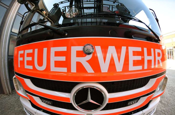 Brand in Esslingen: Heuballen brennen schon wieder
