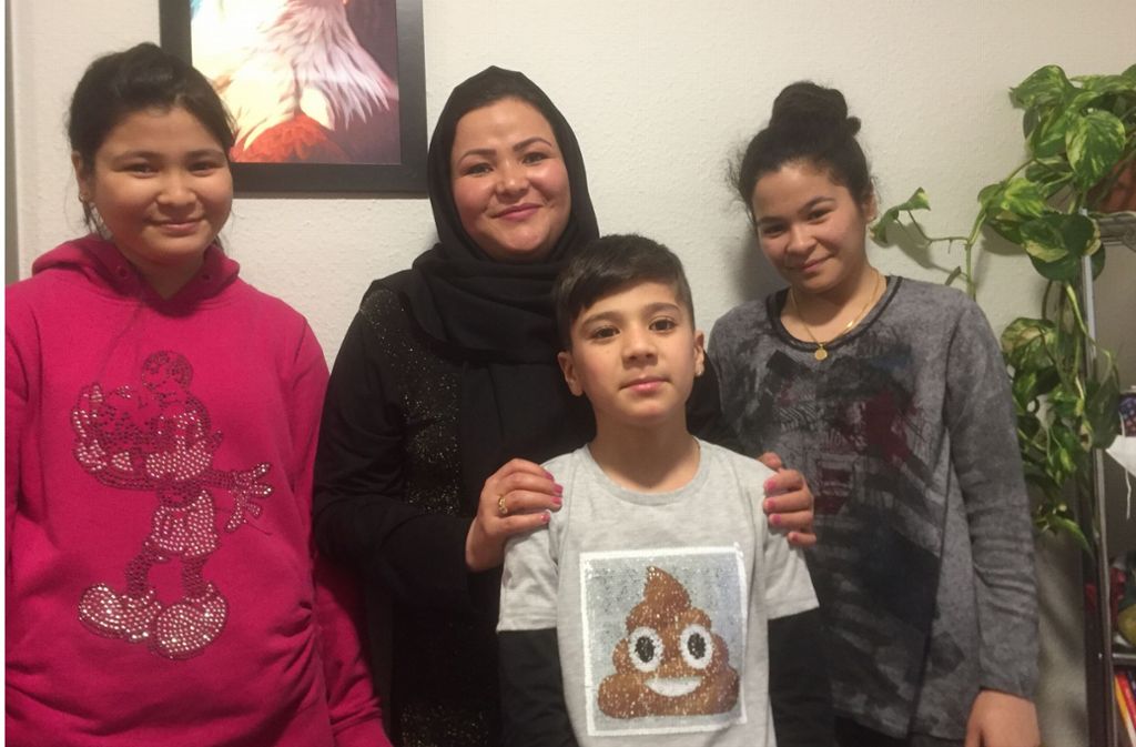 Sakina Esmaily und ihre Kinder haben Pläne in Deutschland: Die Sprache besser lernen und den Schulabschluss machen.