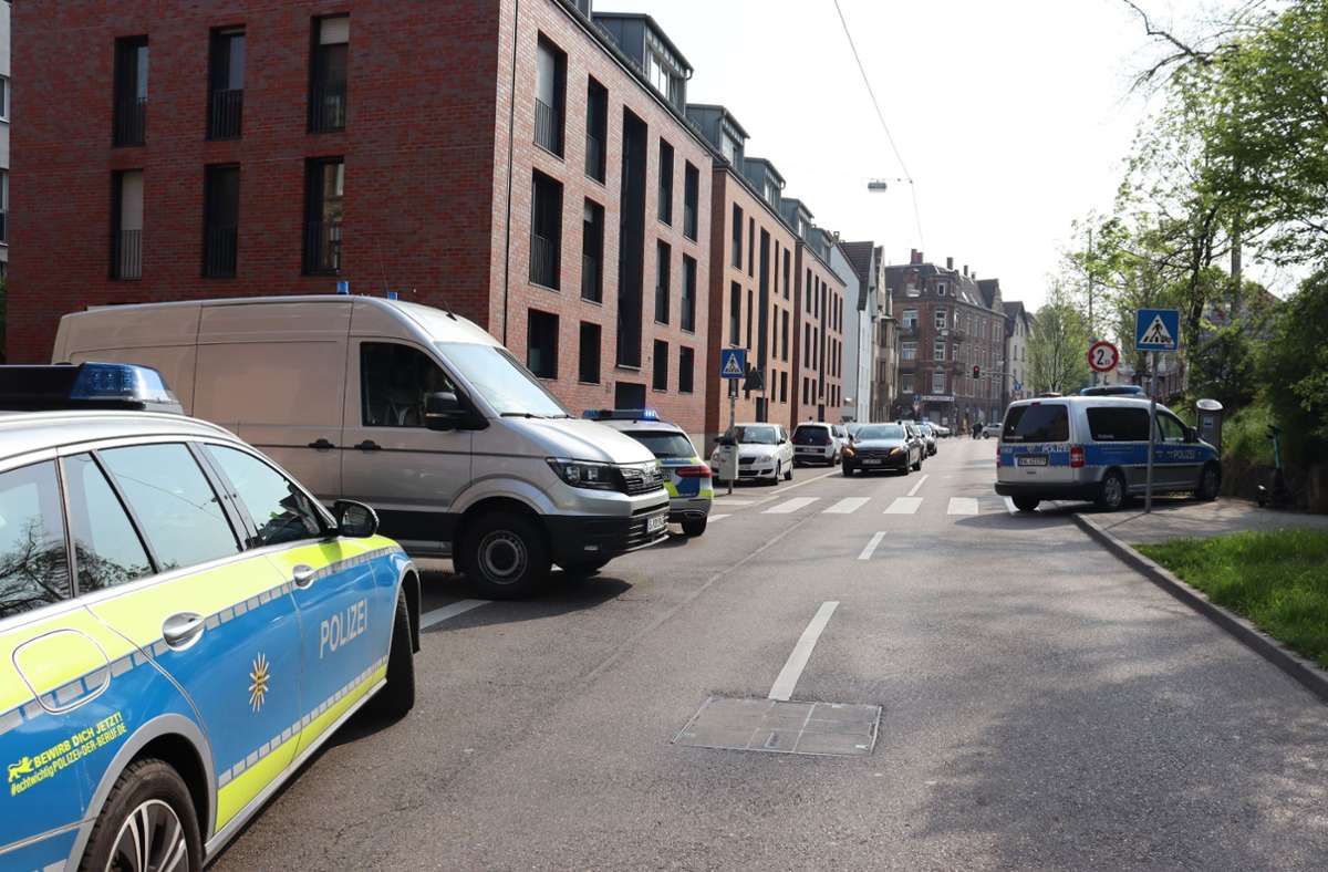 Der 33-Jährige war im Bereich der Rosenaustraße lebensgefährlich verletzt worden und kurze Zeit später an den Verletzungen gestorben.