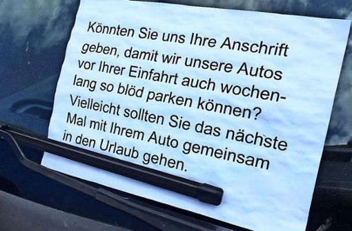 Die Anspannung unter Anwohnern in Plieningen wächst: Sie sind es leid, dass Menschen von außerhalb die Straßenränder zuparken. Foto: Fritzsche