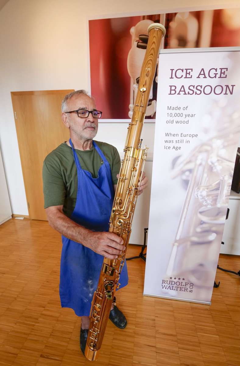 Das Eiszeit-Fagott von Rudolf Walter erfährt international Bewunderung, hier auf einer Fachmesse in Colorado.