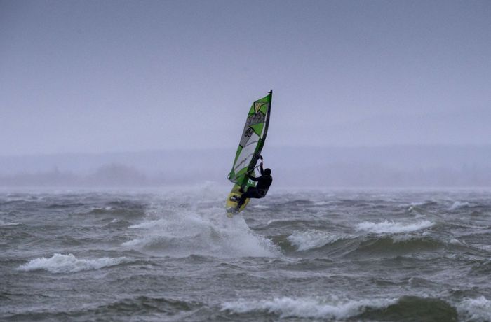 Zwei Surfer sterben vor niederländischer Küste