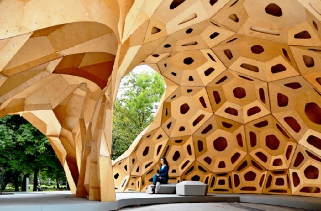 Bei diesem Holzpavillon der Universität Stuttgart gleicht kein Bauteil den anderen. Foto: ICD