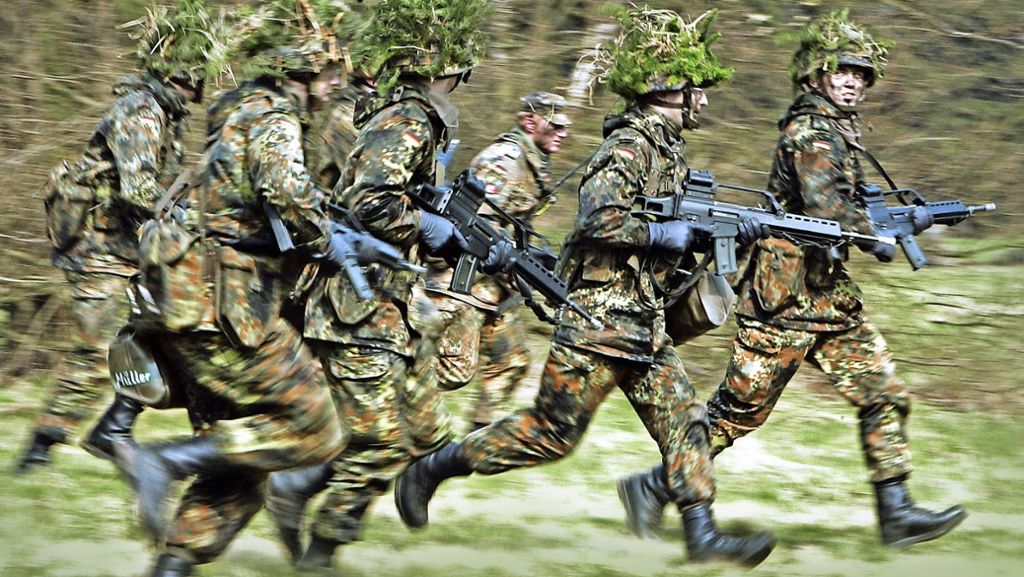 CDU entfacht Debatte: Kehrt marsch bei der Wehrpflicht