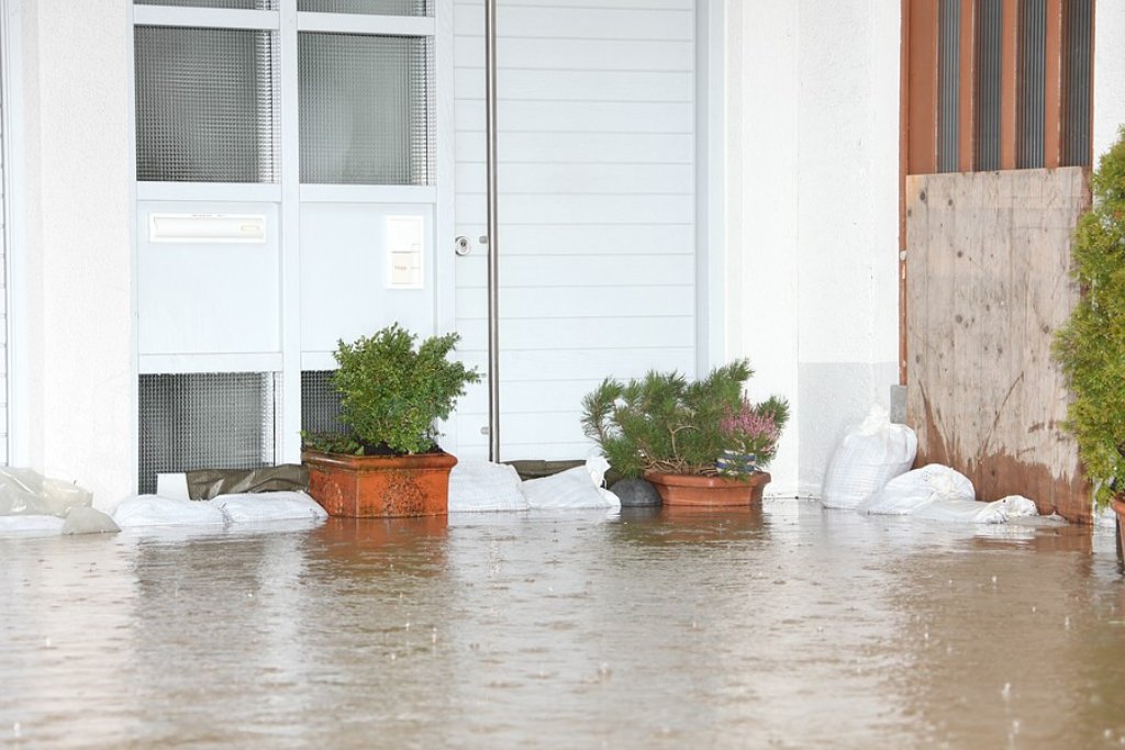 Der Rems-Murr-Kreis - etwa die Innenstadt von Backnang und Sulzbach an der Murr - ist von schweren Überschwemmungen betroffen.