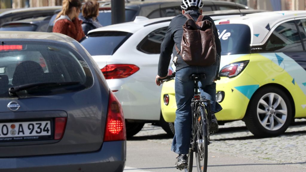 Kurioses aus Heidelberg: Polizist nimmt Verfolgung mit Fahrrad von Passant auf