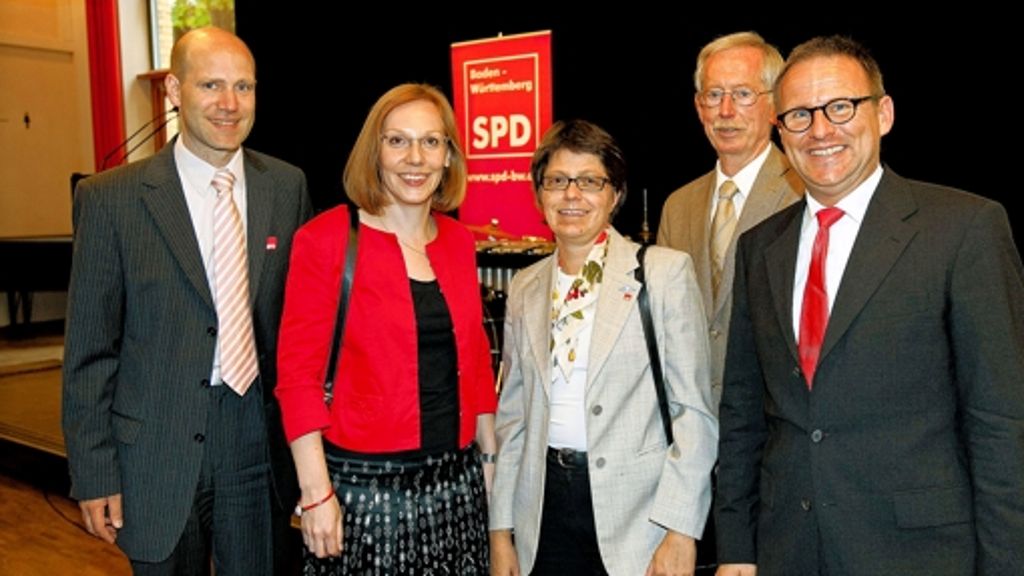  Die SPD Süd und Kaltental feierte ihr 125-jähriges Bestehen. Dieter Blessing, der frühere Wirtschaftsbürgermeister Stuttgarts, mahnte die Genossen über die Differenzen zu Stuttgart 21 nicht Probleme wie die soziale Wohnungsnot in der Stadt zu vergessen. 