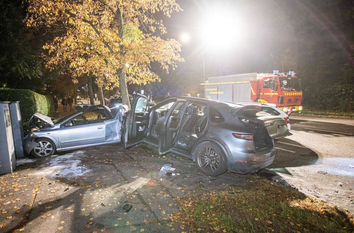 Fünf Autos wurden in den Crash verwickelt.