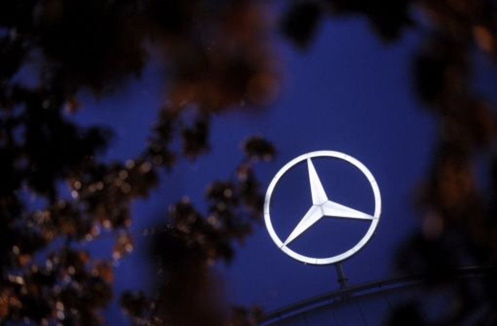 Kein Geld mehr vom Golf: Am 11. Oktober trennt sich Daimlers bedeutendster Großaktionär, das Scheichtum Abu Dhabi, von den Anteilen am Stuttgarter Automobilkonzern. Die Scheichs hielten 3,07 Prozent direkt an Daimler. Für seinen Anteil hatte das Emirat Abu Dhabi 2009 je Aktie 20,27 Euro bezahlt, insgesamt flossen damals 1,95 Milliarden Euro.