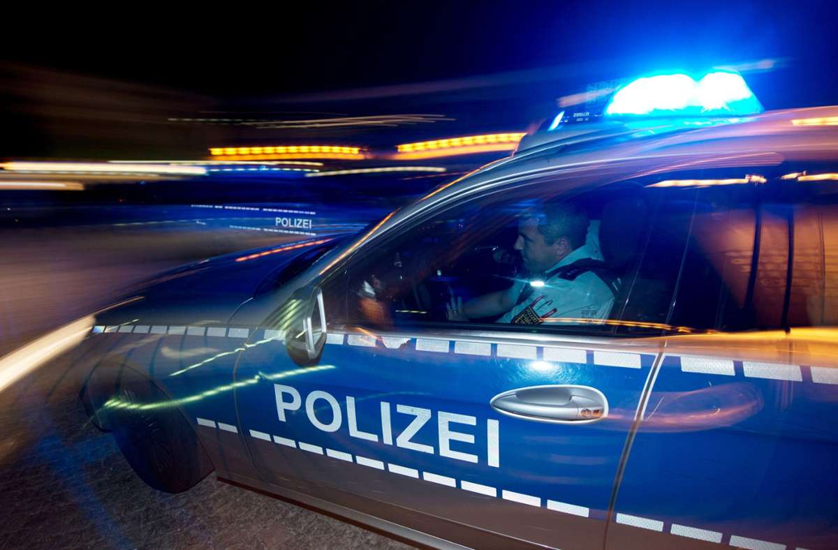 Ein Betrunkener biss einem Polizisten ins Bein. Foto: dpa/Patrick Seeger