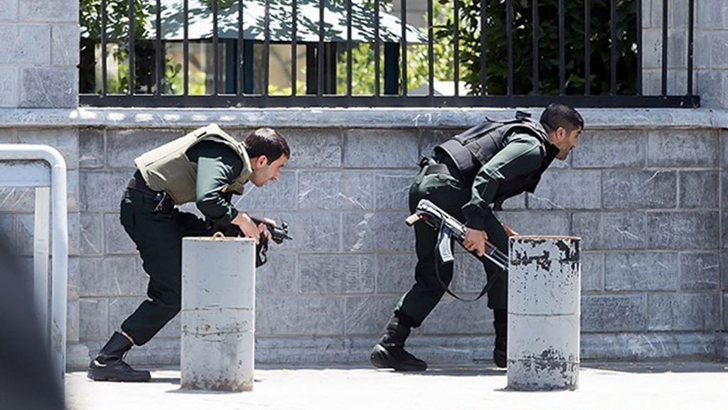 Teheran: Zwölf Tote nach Angriffen auf Parlament und Mausoleum