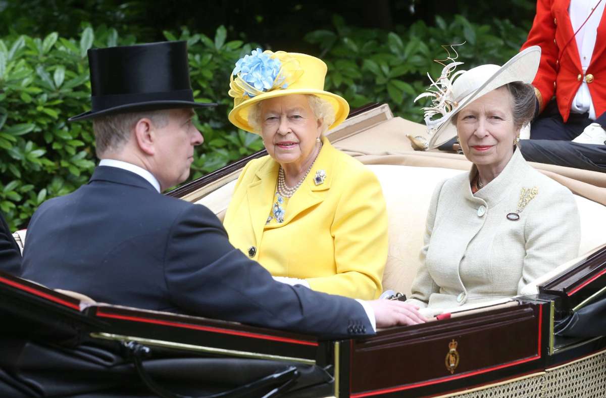 2018: Mit ihrer Mutter Königin Elizabeth auf dem Weg zum Pferderennen in Ascot.