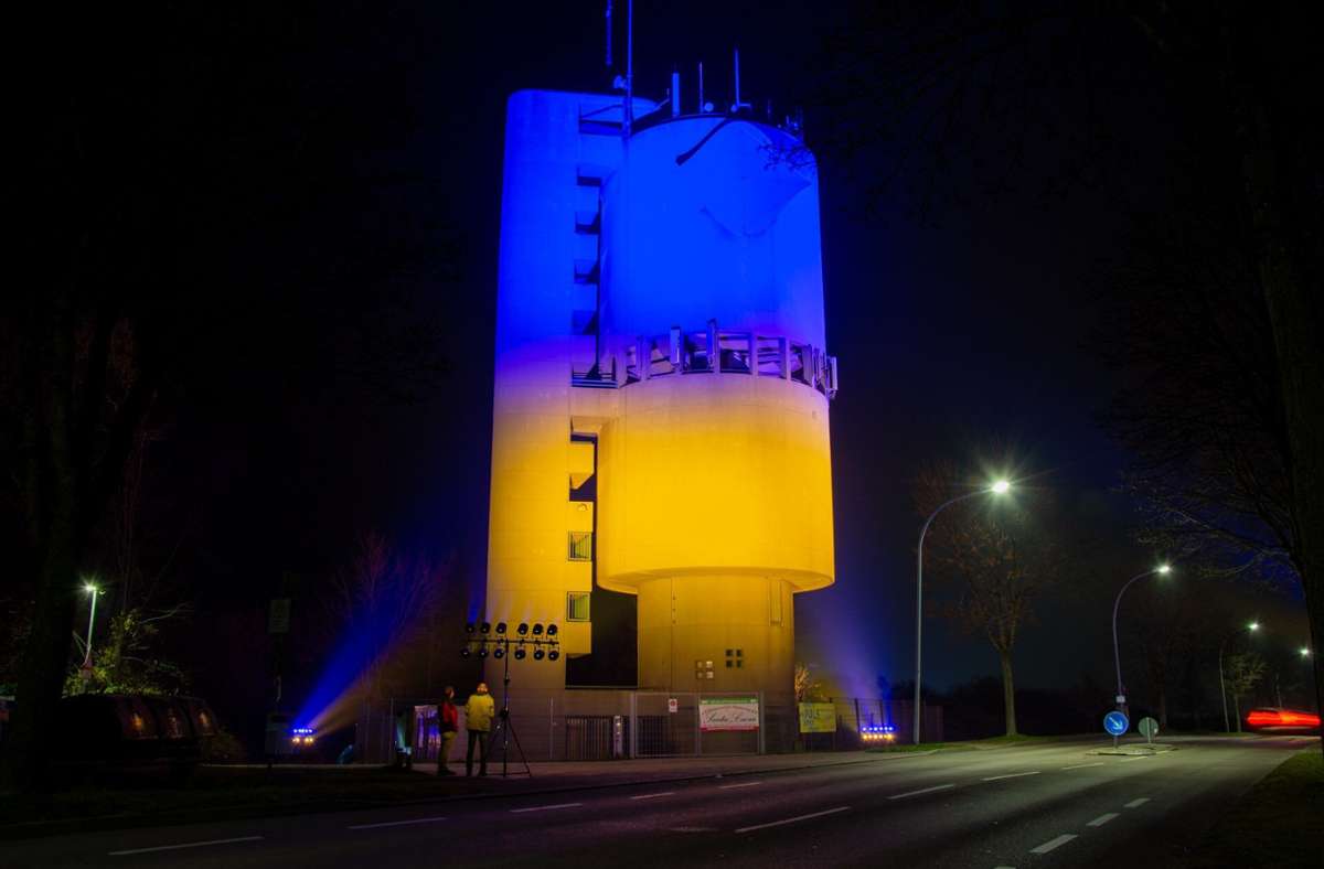 Der Wasserturm Backnang wurde in den ukrainischen Nationalfarben beleuchtet.