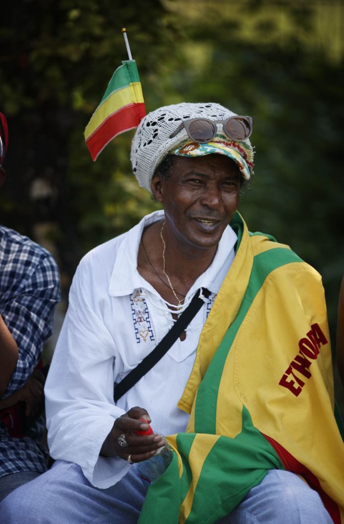 Aus ganz Europa kamen auch die Besucher, oft geschmückt mit Accesoires in den äthiopischen Landesfarben.