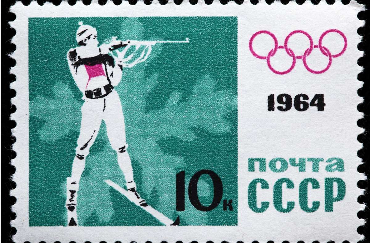 Jelena Golowina, von der trotz intensiver Suche kein Foto aufzutreiben war, holte zwischen 1985 und 1991 zehn goldene sowie jeweils eine silberne und eine bronzene Medaille. Nur ein WM-Titel aber ist ein Einzeltitel, alle neun anderen holte die heute 61 Jahre alte Russin mit der Staffel.
