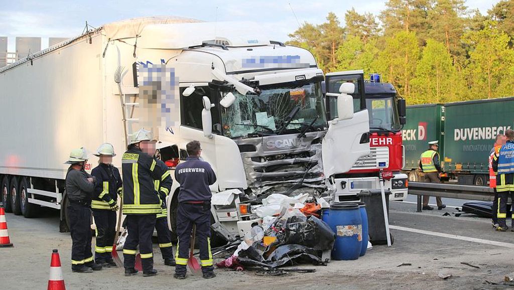 Unfall auf A6 bei Nürnberg: Familie aus Ludwigsburg verunglückt