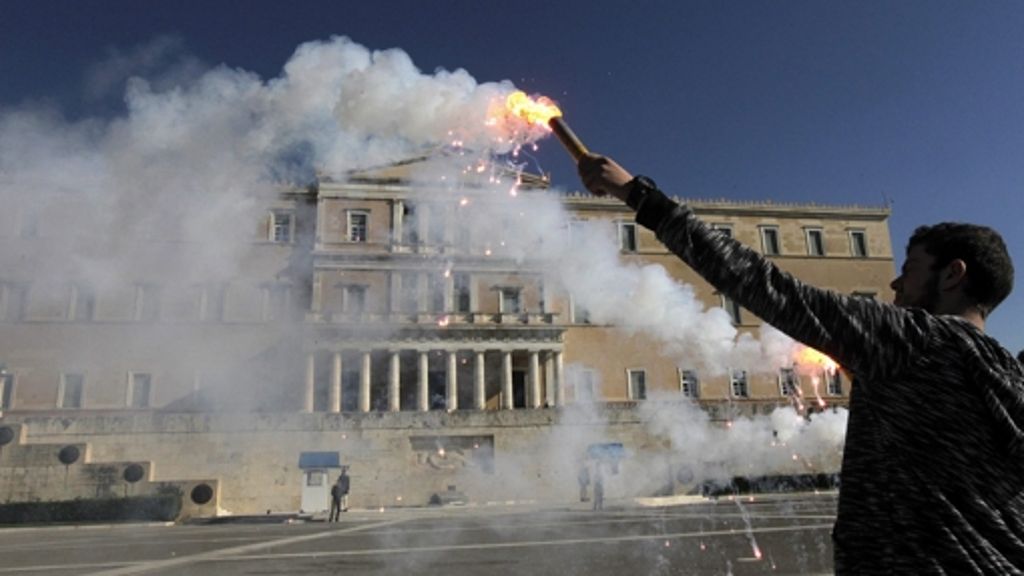 Athen billigt Reformpaket: Griechische Regierung besteht Kraftprobe