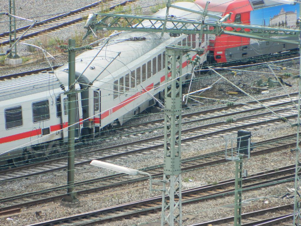 Der IC 2312 ist am Hauptbahnhof Stuttgart entgleist. Foto: Viktor Ortmann