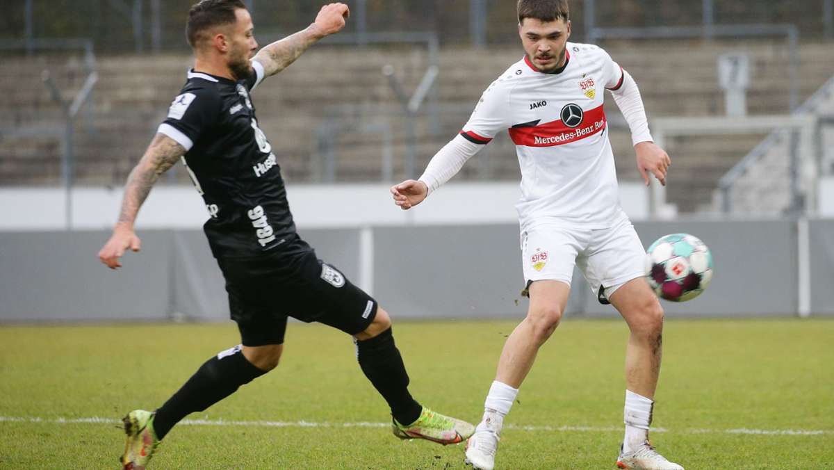  Der VfB Stuttgart II hat sein Duell gegen den SSV Ulm mit 0:1 verloren. Die Mannschaft von Frank Fahrenhorst ist nun seit neun Spielen sieglos in der Regionalliga Südwest. 
