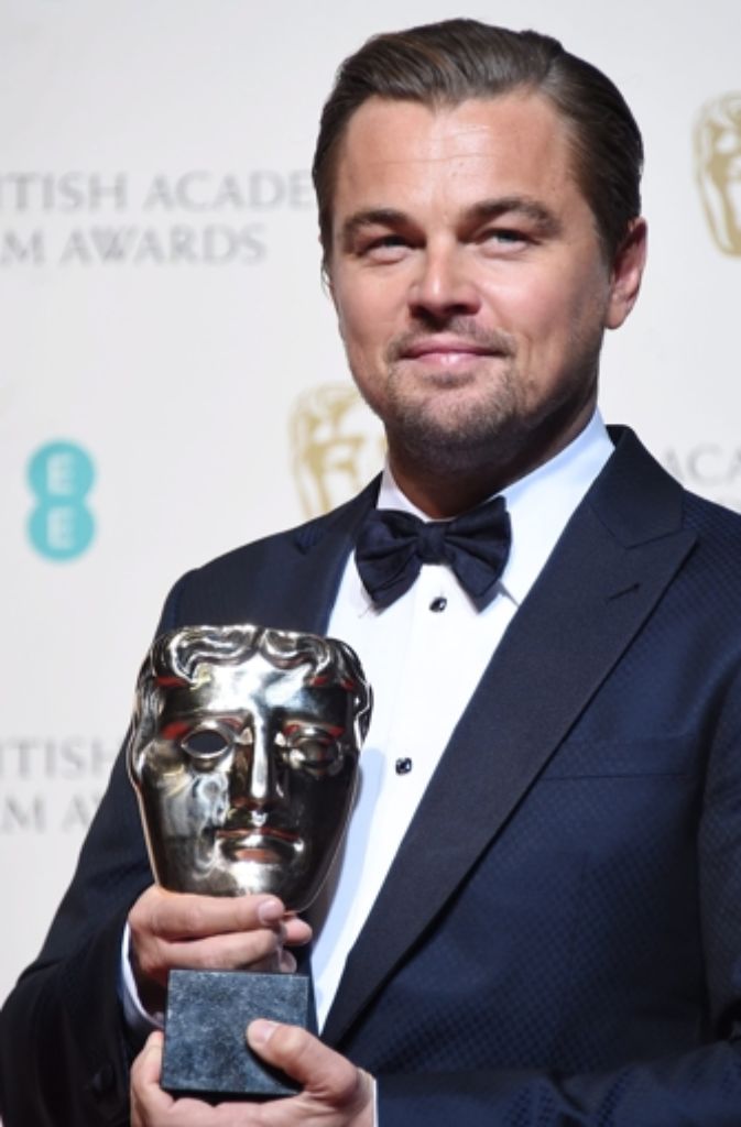 Für seinen aktuellen Film „The Revenant“ wurde Leo bereits als bester Hauptdarsteller bei den British Acadamy Awards ausgezeichnet. Vielleicht klappt es ja dieses Jahr mit dem Oscar – die Hoffnung stirbt ja bekanntlich zuletzt.