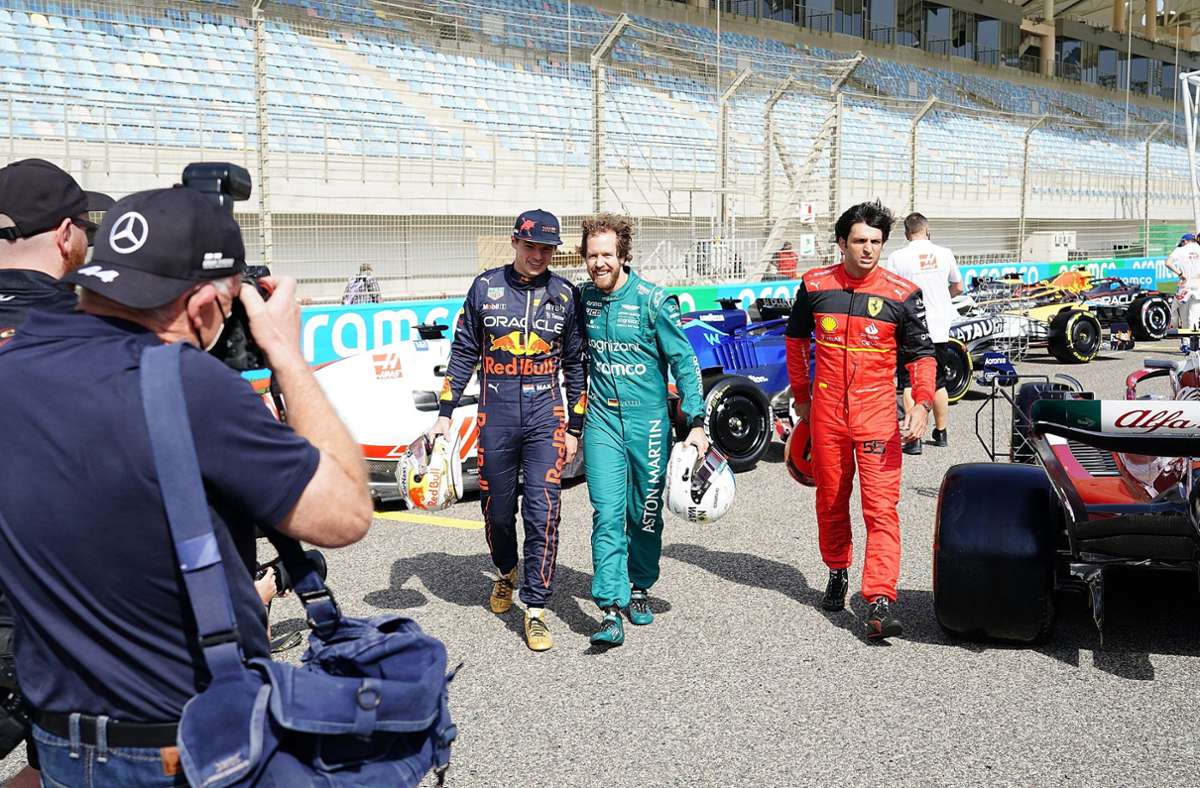 Der amtierende Weltmeister Max Verstappen mit dem Vierfach-Champion Sebastian Vettel und Carlos Sainz Jr.