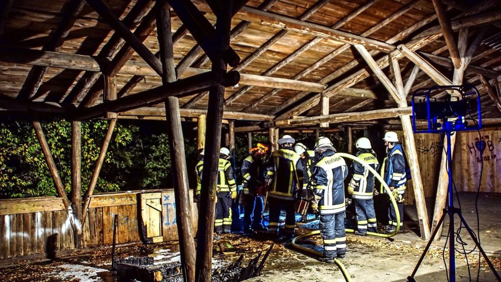 Brand bei Renningen: Bergwaldhalle: Verdächtige gefasst