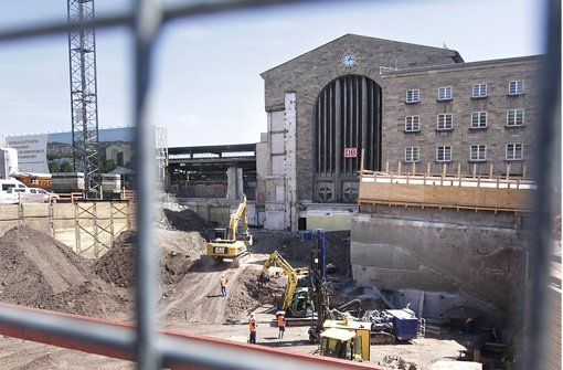 Die Grube fürs Technikgebäude vor dem ehemaligen Nordeingang. Foto: factum/Granvile