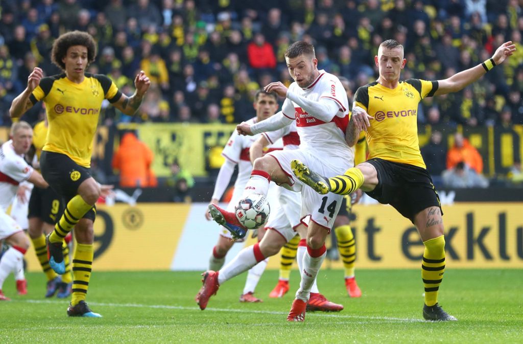 Der VfB mit Alexander Esswein zeigt in der ersten Halbzeit eine gute Leistung – 0:0 steht es nach 45 Minuten.