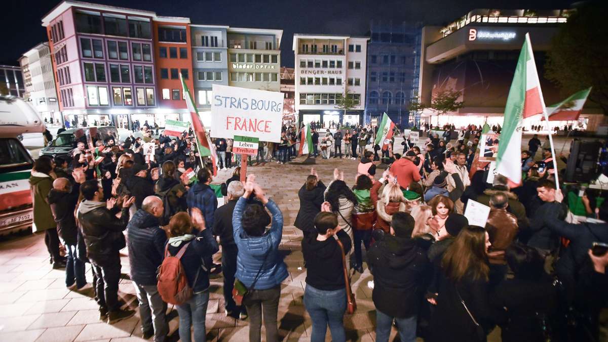 Geflüchtete aus dem Iran: Verbände fordern Abschiebestopp aus Baden-Württemberg
