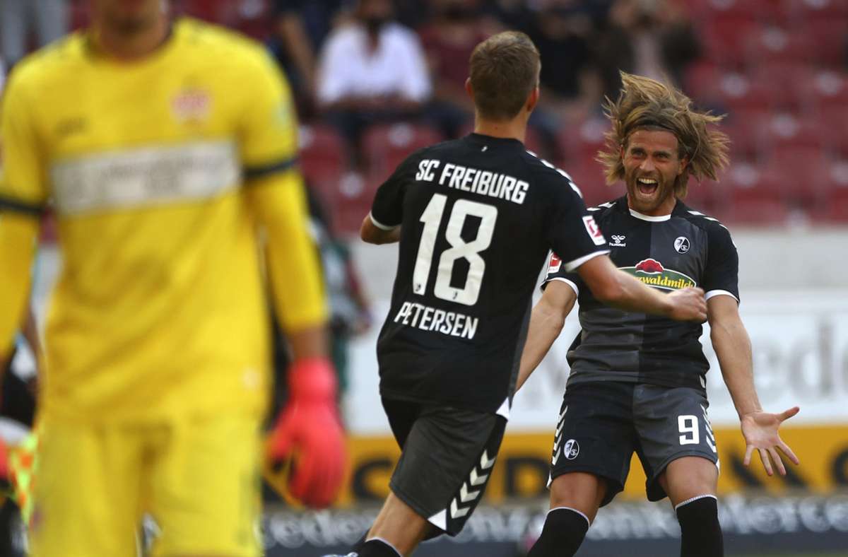 In der achten Minute bringt Nils Petersen die Freiburger mit 1:0 in Führung.