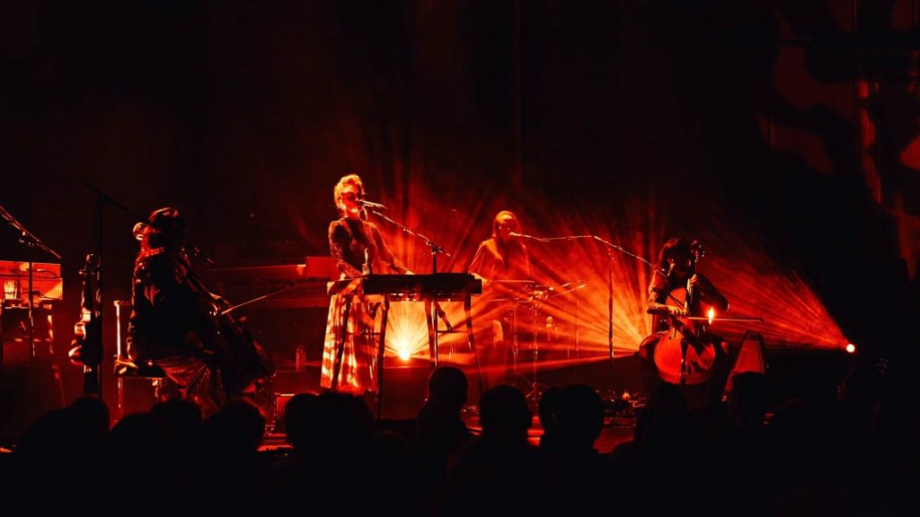 Agnes Obel und die Band Wilco beim New Fall Festival Stuttgart: Melancholie und Intensität