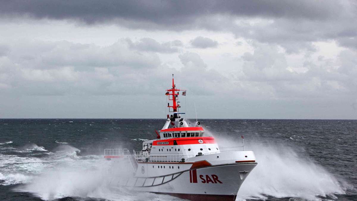 Rettungskräfte suchten nach mehreren Vermissten. Zahlreiche Schiffe waren dazu im Einsatz.