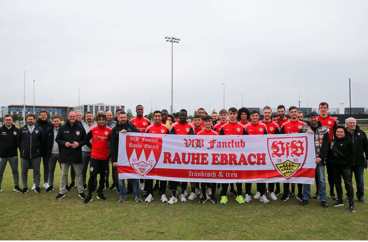 18.11.2022: Am Ende gab es nioch ein Gruppenfoto mit dem Fanclub Rauhe Ebracht.