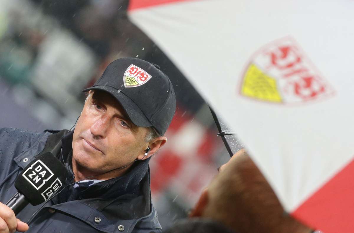 Die Trainer vor der Partie: VfB-Coach Bruno Labbadia und ...