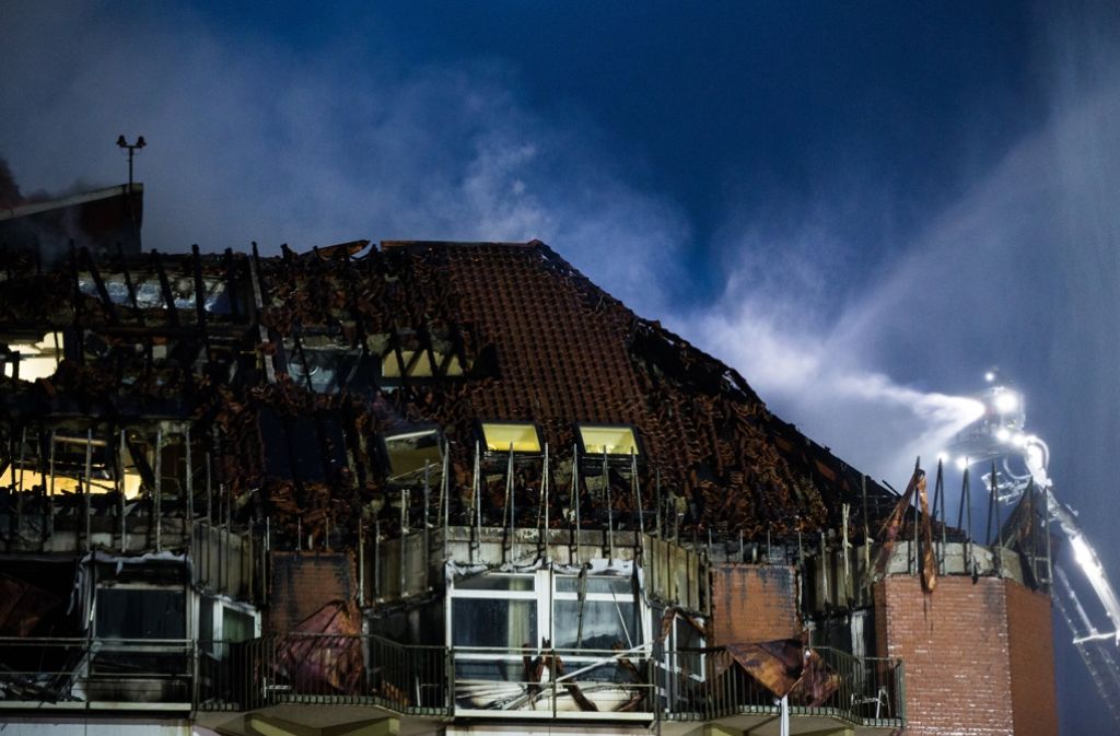 Das Feuer in dem Bochumer Krankenhaus hat sich nach Einschätzung der Feuerwehr rasend schnell ausgebreitet.