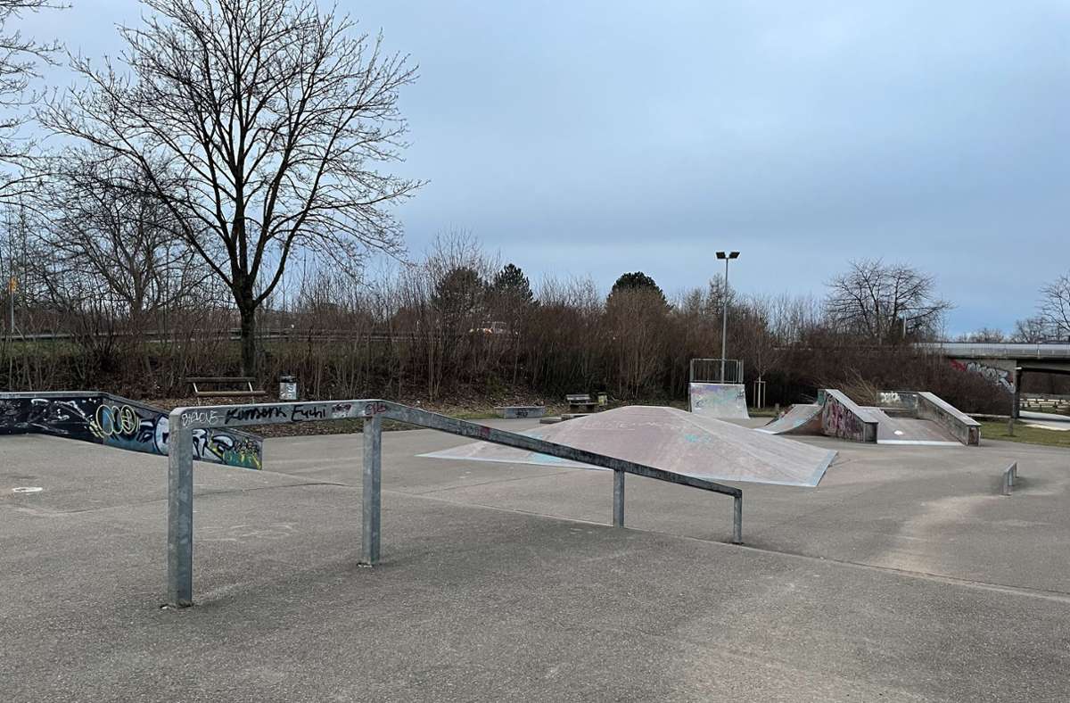 Der Skatepark Kirchheim ist aufgrund der zahlreichen Hindernisse ein lohnenswertes Besuchsziel.