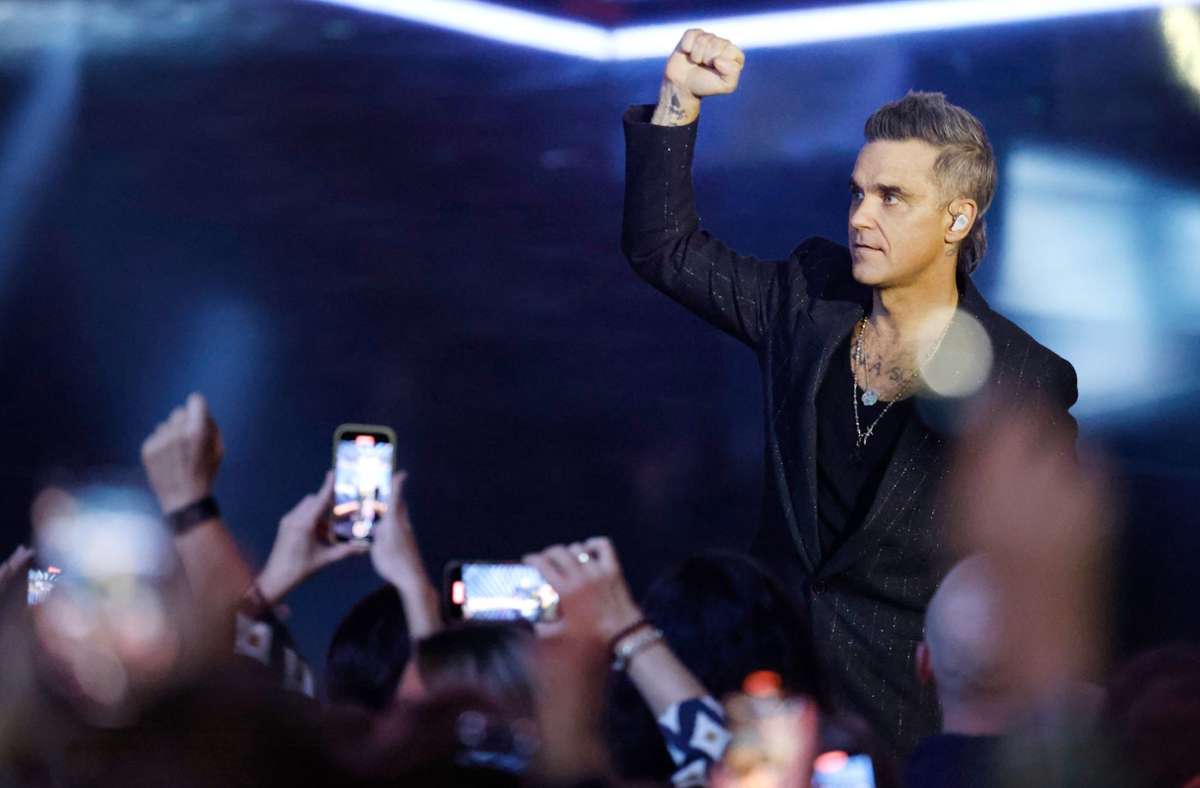 Der britische Popstar Robbie Williams tritt bei der ZDF-Show „Wetten, dass..?“ auf.