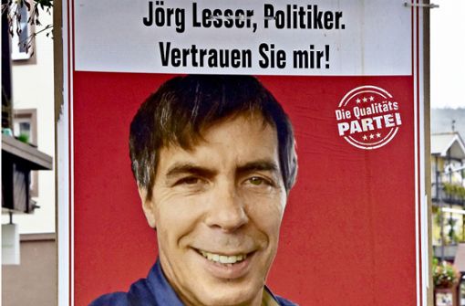 Der 60 Jahre alte Jörg Lesser ist der einzige  Kandidat, der seinen Wahlkampf mit Plakaten garnierte Foto: Stefan Jehle
