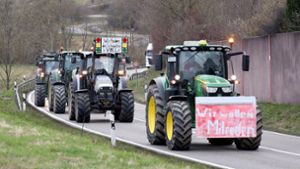 Protesttour mit 200 Traktoren