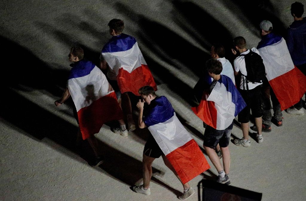 Französische Fans sichtlich geknickt nach dem Spiel.