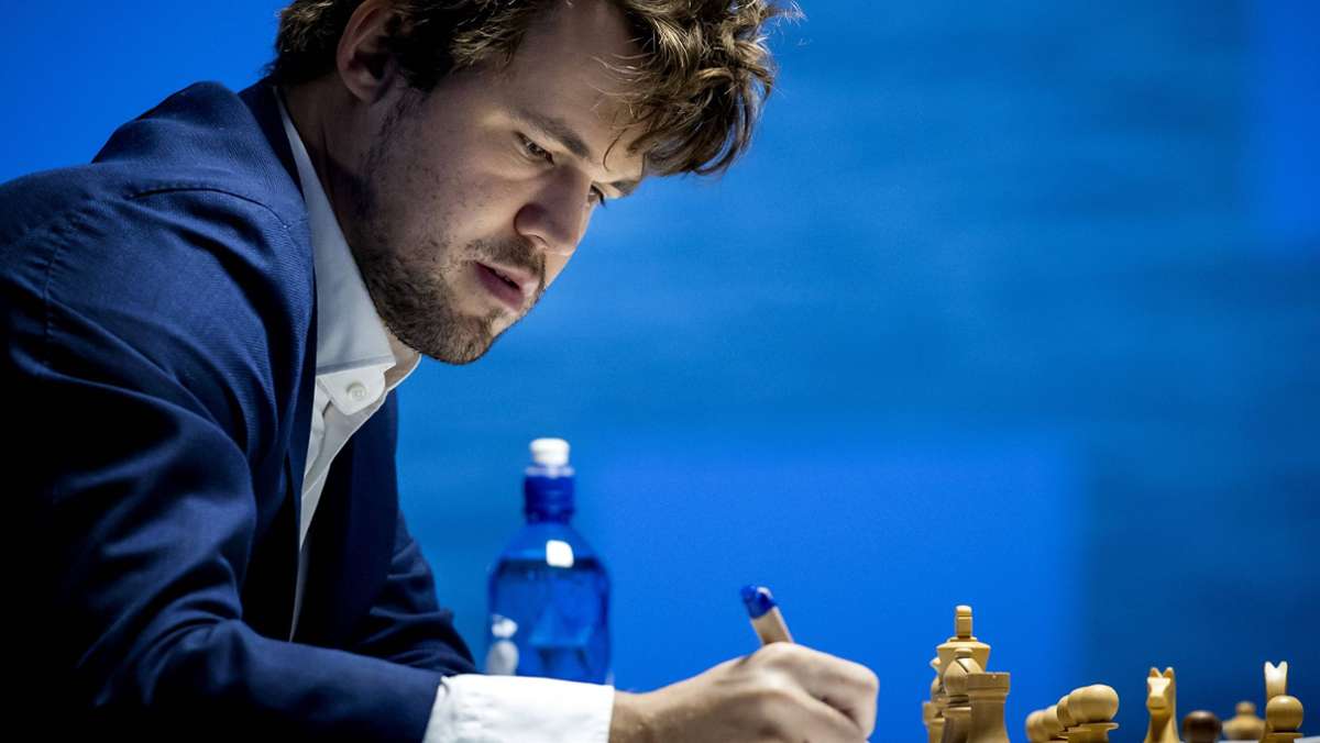  Der Norweger Magnus Carlsen verteidigt bei der Schach-WM in Dubai seinen Titel gegen Herausforderer Jan Nepomnjaschtschi aus Russland. Vieles spricht für ein spannendes Duell mit offenem Ausgang. 