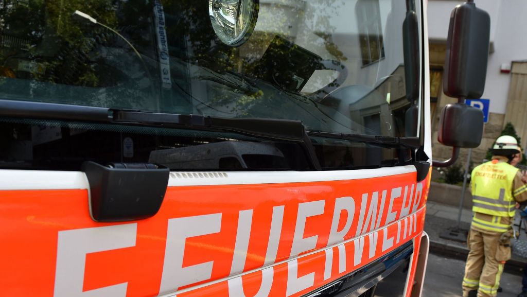 Lauffen am Neckar: Brand zweier Scheunen verursacht hohen Schaden