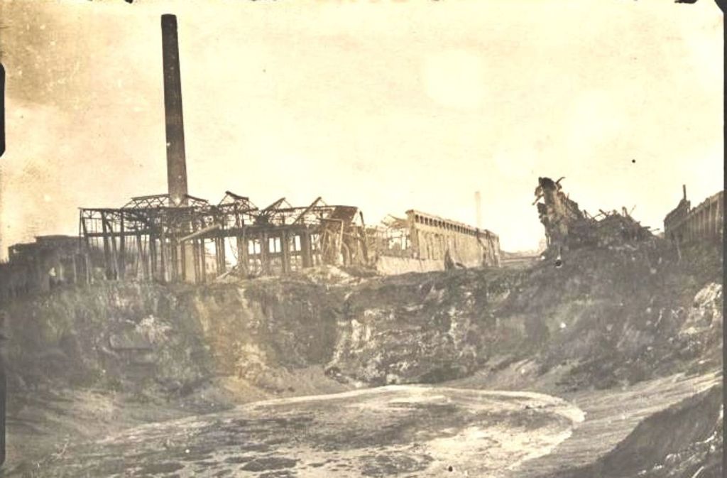 21. September 1921 – Oppau: 4500 Tonnen Ammonsulfatsalpeter explodierten im Oppauer Stickstoffwerk in Ludwigshafen. 561 Menschen starben, 1952 wurden verletzt. Es entstand ein Krater von 100 Meter Durchmesser und 60 Meter Tiefe. Sprengkraft: 1000 Tonnen TNT.