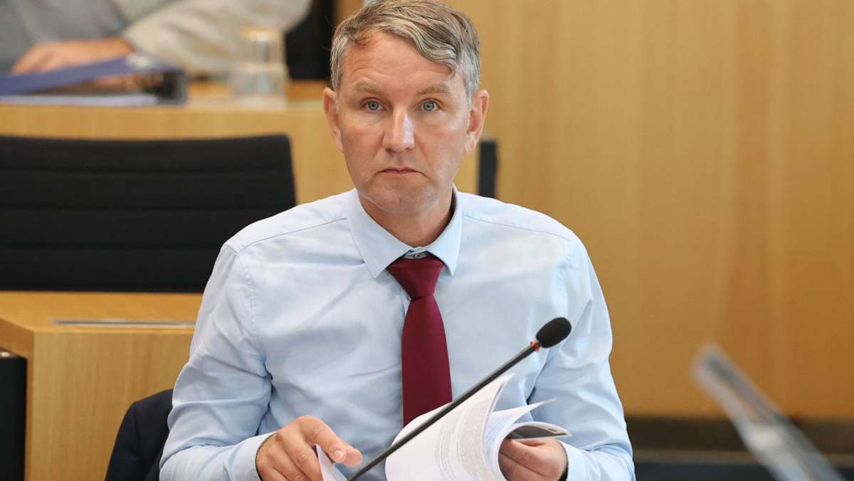  Scheitern vorprogrammiert: Der AfD-Politiker Björn Höcke konnte Thüringens Regierungschef Bodo Ramelow (Linke) mit einem Misstrauensvotum nicht stürzen - erhielt aber viel Aufmerksamkeit. Ramelows Koalition droht in naher Zukunft trotzdem Turbulenzen. 