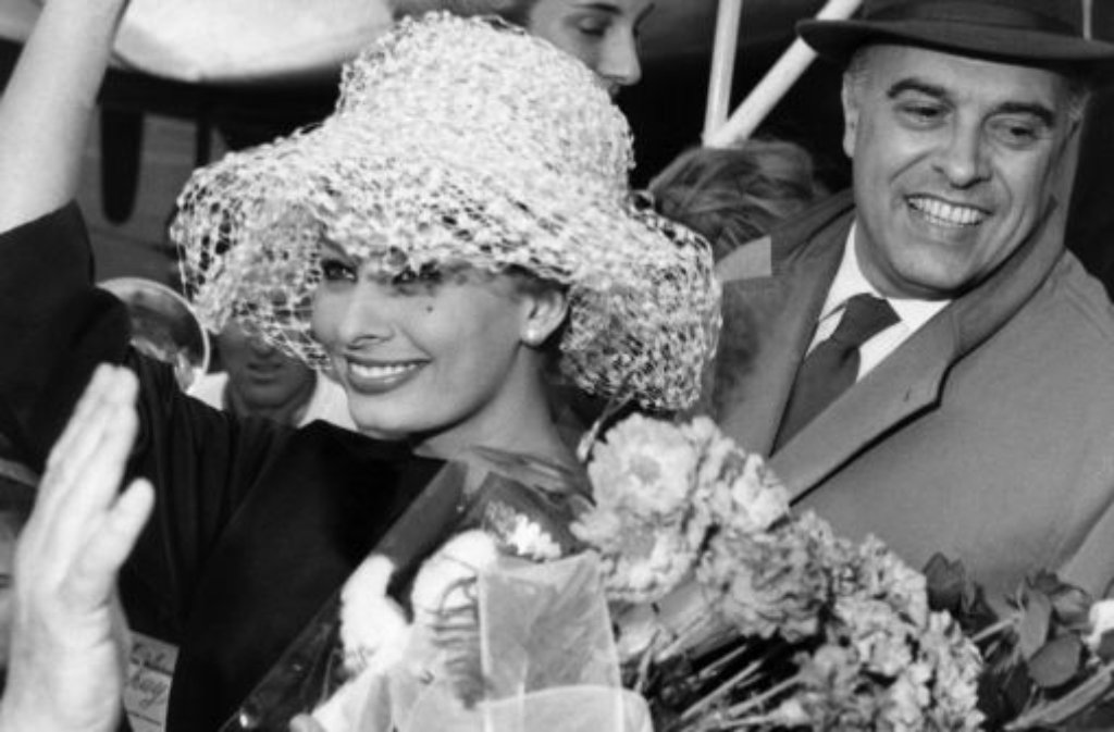 1959: Der italienische Filmstar Sophia Loren kommt nach Berlin und bringt ihren Ehemann, den Produzenten Carlo Ponti, mit.