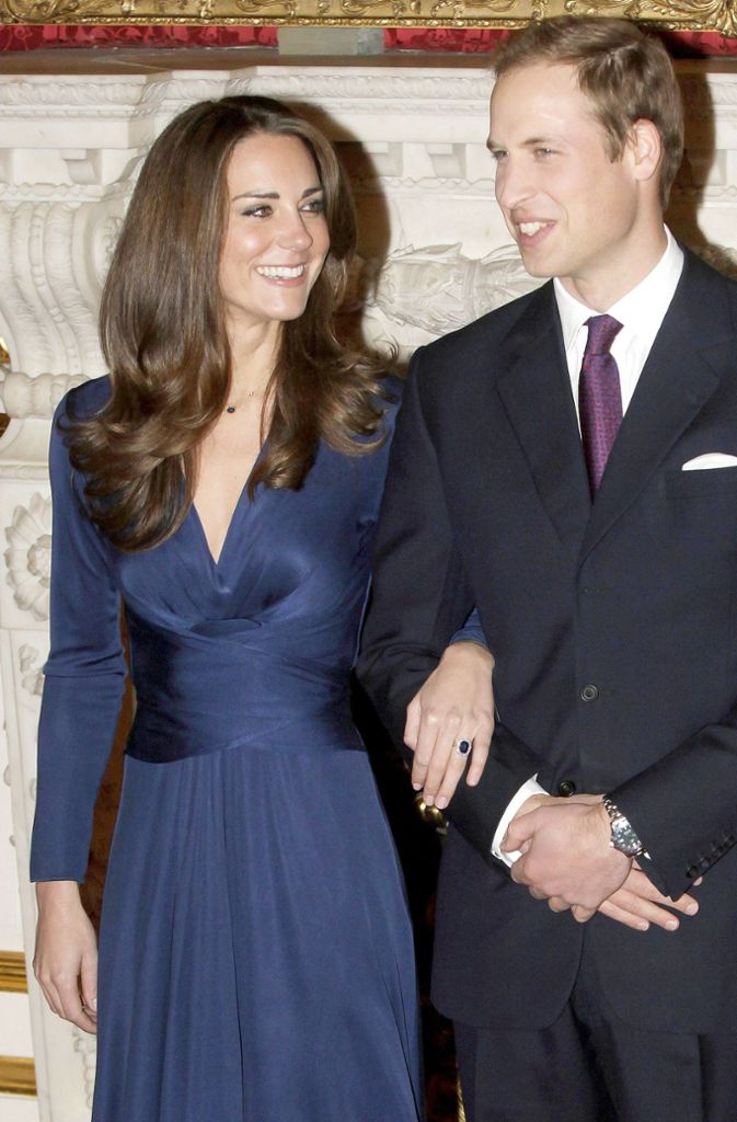 Oben glatt, unten wellig: Kate und William bei der Bekanntgabe ihrer Verlobung im Jahr 2010.