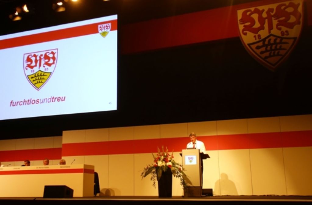 VfB-Präsident Bernd Wahler machte den Anfang.