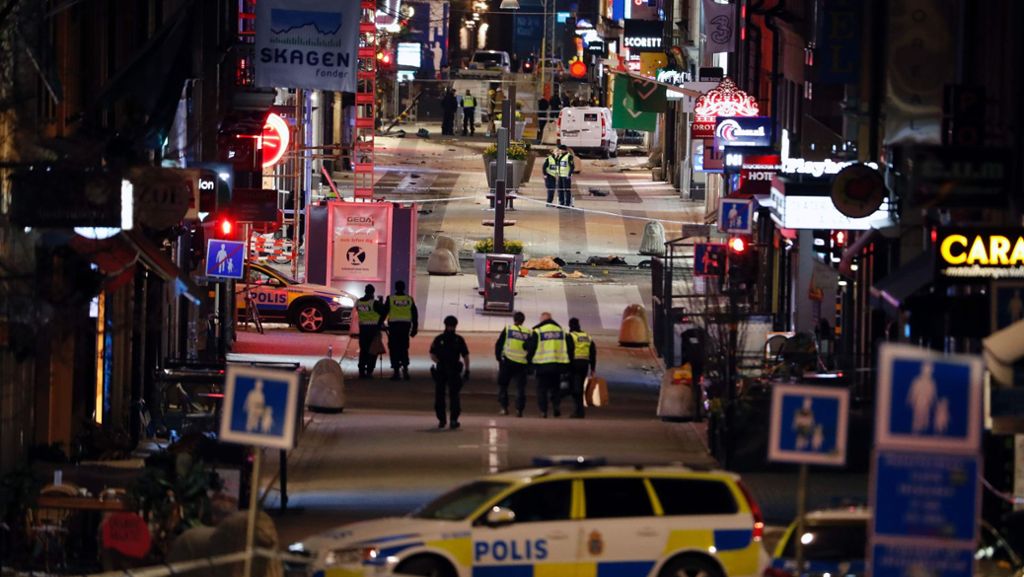  Einem Rechtsgutachten zufolge ist der 39-jährige Usbeke, der am 7. April mit einem Lastwagen in die Stockholmer Innenstadt gerast sein und dabei fünf Menschen getötet haben soll, nicht psychisch gestört. 
