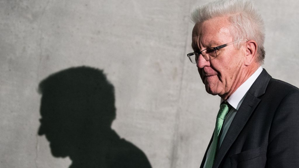  Staatsminister Klaus-Peter Murawski soll im Skandal am Stuttgarter Klinikum Kontakt zum inzwischen inhaftierten Andreas Braun gehabt haben – Ministerpräsident Winfried Kretschmann stärkt seinem Minister den Rücken. 